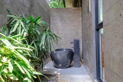 Casa-Cava-Bathroom-Luxury-Villa-Ubud-5