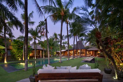 outdoor-sitting-sunset-THE-SHAMBALA-LUXURY-VILLA-SEMINYAK-FOR-FAMILIES-4