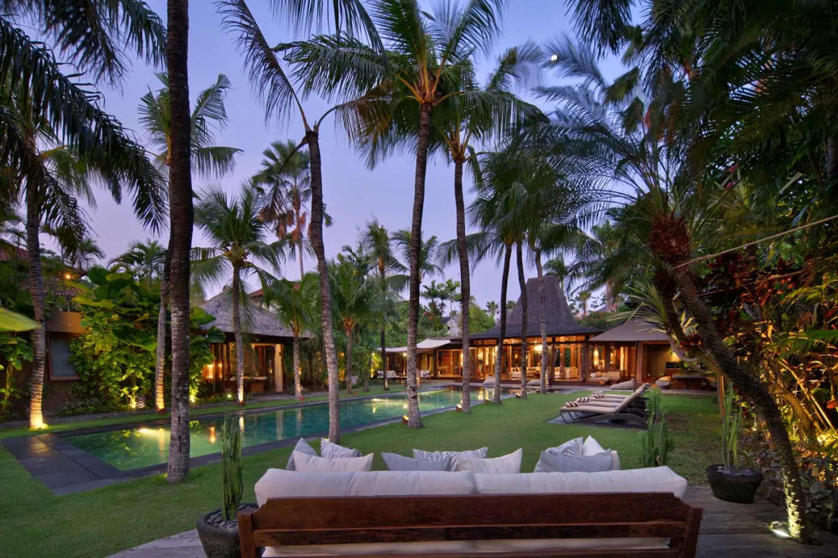 outdoor-sitting-sunset-THE-SHAMBALA-LUXURY-VILLA-SEMINYAK-FOR-FAMILIES-1