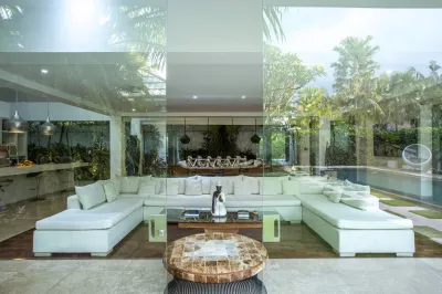 LUXURY-FAMILY-VILLA-BERAWA-CANGGU-LIVING-ROOM-3