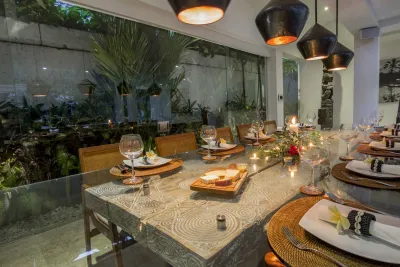 FAMILY-VILLA-BERAWA-CANGGU-BALI-DINING-AREA-1