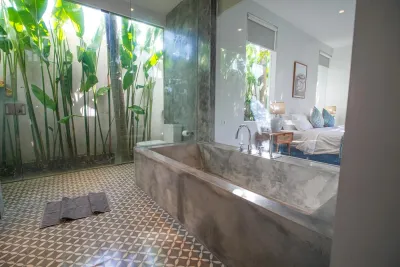 Bathroom-Desa-Berawa-Luxury-Villa-Canggu-1