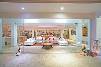 LUXURY-FAMILY-VILLA-BERAWA-CANGGU-LIVING-ROOM-2-1