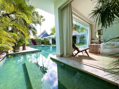 Pool-Area-Luxury-4bed-Villa-3