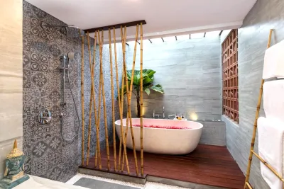 Tara-7bedrooms-luxury-villa-for-large-groups-Canggu-10-2