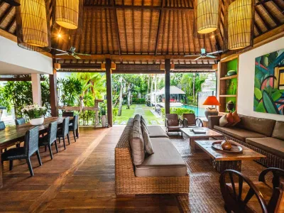 DINING-LIVING-ABAKOI-LUXURY-FAMILY-6BED-VILLA-5