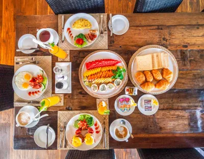 BREAKFAST-ABAKOI-LUXURY-6BED-VILLA-4