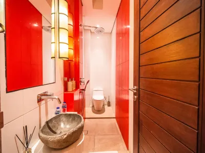 BATHROOMS-ABAKOI-LUXURY-FAMILY-6BED-VILLA-SEMINYAK
