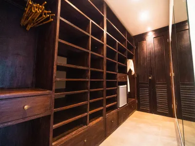 BEDROOMS-ABAKOI-LUXURY-VILLA-SEMINYAK-7