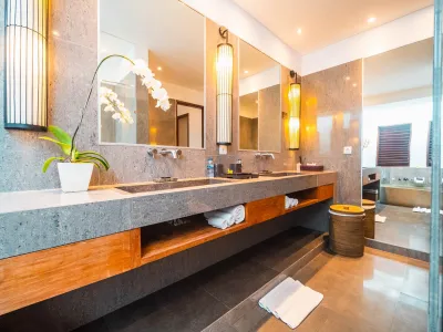 BATHROOMS-ABAKOI-LUXURY-FAMILY-6BED-VILLA-SEMINYAK-4