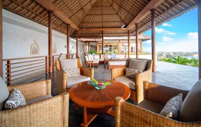 Living-and-bar-next-to-pool-2