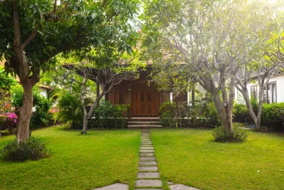 Grass-area-Joglo-by-the-Beach-1