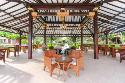 Dining-Area-Joglo-By-The-Beach-Pemuteran-Private-Villa-7