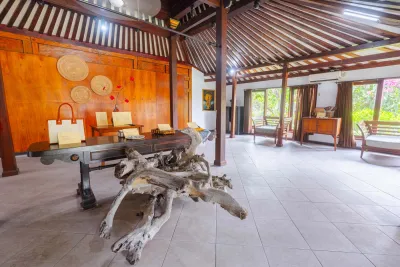 Shop-Joglo-By-The-Beach-Pemuteran-Private-Villa-2