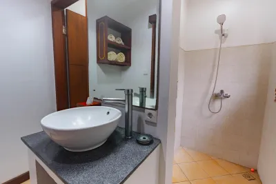 Bathroom-Villa-5-Joglo-By-The-Beach-Pemuteran-Private-Villa-2