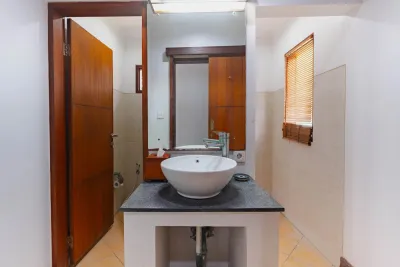 Bathroom-Villa-5-Joglo-By-The-Beach-Pemuteran-Private-Villa-3