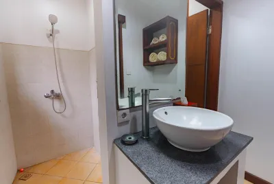 Bathroom-Villa-5-Joglo-By-The-Beach-Pemuteran-Private-Villa-12