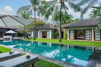 Pool-Luxury-Villa-Seminyak-11