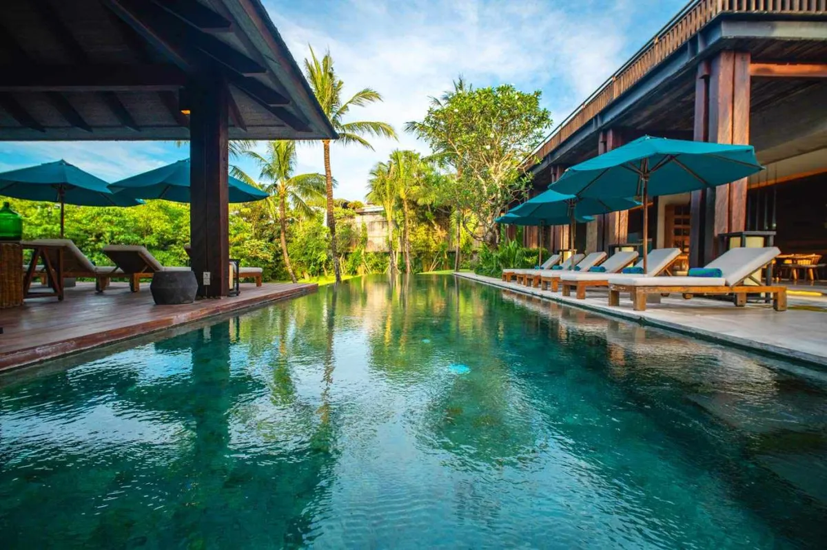 Main-pool-Ambalama-luxury-villa-1