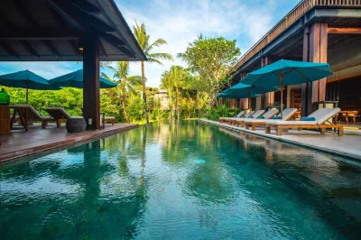 Main-pool-Ambalama-luxury-villa-1