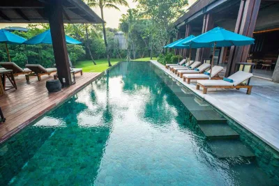 Main-pool-Ambalama-luxury-villa-3