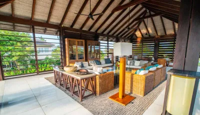 Upstairs-dining-Ambalama-luxury-villa-4