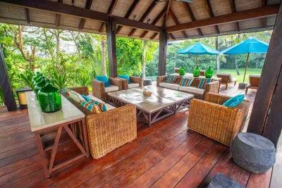 Main-pool-Ambalama-luxury-villa-4