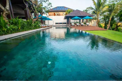 Main-pool-Ambalama-luxury-villa-7