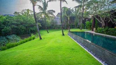Garden-grass-area-Ambalama-luxury-villa-2