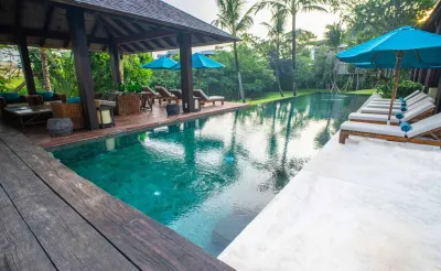 Main-pool-Ambalama-luxury-villa-2