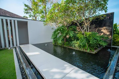Garden-grass-area-Ambalama-luxury-villa-4