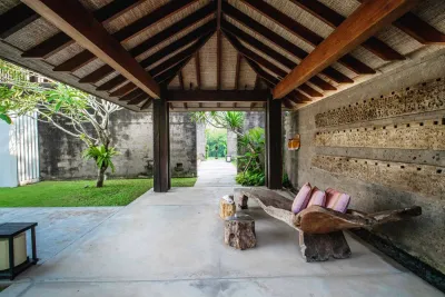 Entrance-and-parking-Ambalama-luxury-villa-2