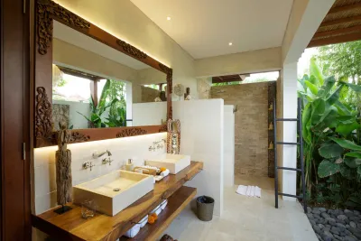 Luxury-6bed-Villa-Naty-Umalas-Bali-38