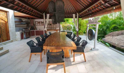 Dining-Room-Private-Luxury-Villa-Naty-Umalas-6