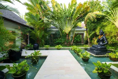 Garden-Exterior-Private-Luxury-Villa-Naty-Umalas-4