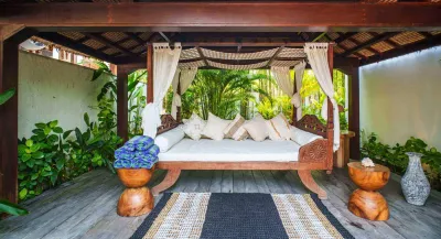 Garden-Exterior-Private-Luxury-Villa-Naty-Umalas-1