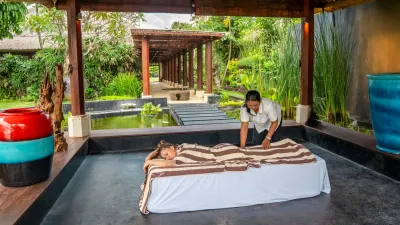 Massage-Luxury-Beachfront-Villa-Canggu-1