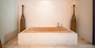 Bathroom-Luxury-Beachfront-Villa-Canggu-9