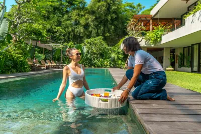 Pool-Luxury-Villa-Tumbak-Bayuh-Canggu-17