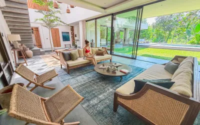 Living-Room-Luxury-Villa-Tumbak-Bayuh-Canggu-3