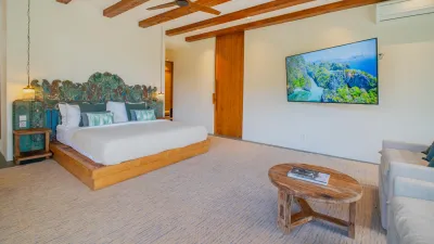 Master-Bedroom-Luxury-5bed-villa-with-Yoga-Shala-Canggu-4