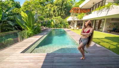 Pool-Luxury-Villa-Tumbak-Bayuh-Canggu-14