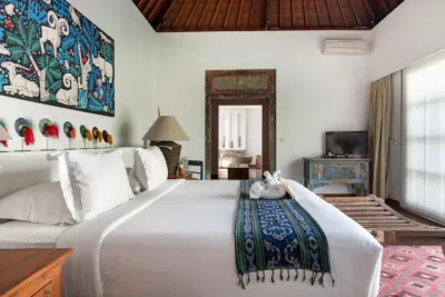 Luxury-Villa-Tiga-Puluh-7bed-centre-of-Seminyak-Bali-49