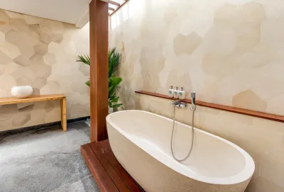 Lotus-5bedrooms-luxury-villa-Canggu-Bali-11