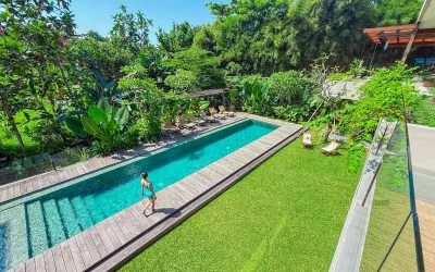 Garden-Luxury-Villa-Tumbak-Bayuh-Canggu-2