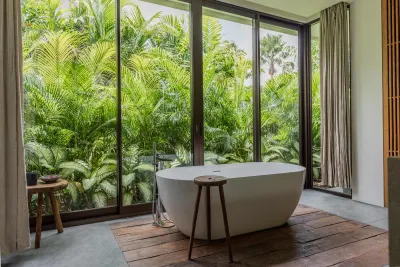 Bathrooms-Luxury-5bed-villa-Berawa-Canggu-1