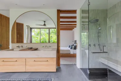 Bathrooms-Luxury-5bed-villa-Berawa-Canggu-2