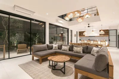 Living-Villa-Sejarah-Luxury-Private-Villa-Umalas-3