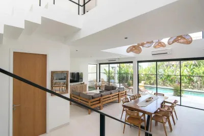 Dining-Living-Villa-Sejarah-Luxury-Private-Villa-Umalas-8
