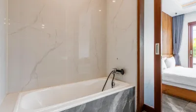 Bathroom-Private-Luxury-Villa-Merayu-Canggu-2